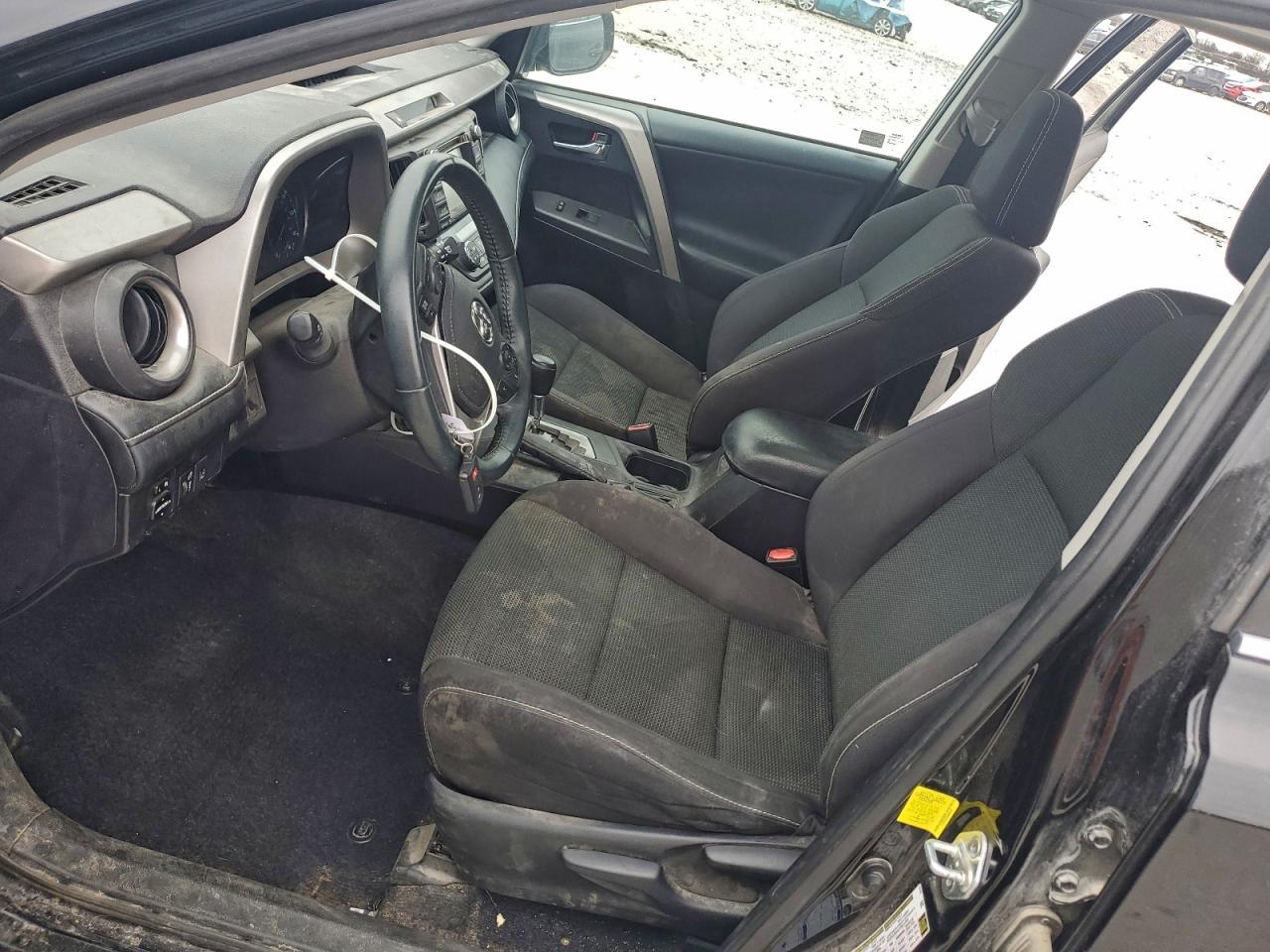 2017 TOYOTA RAV4 XLE photo 7