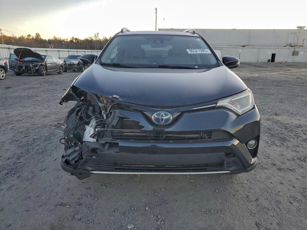 2018 TOYOTA RAV4 HV LE photo 5