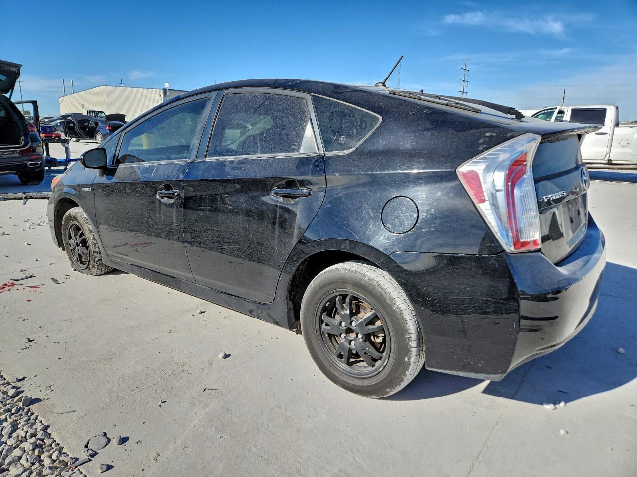 2015 TOYOTA PRIUS photo 2