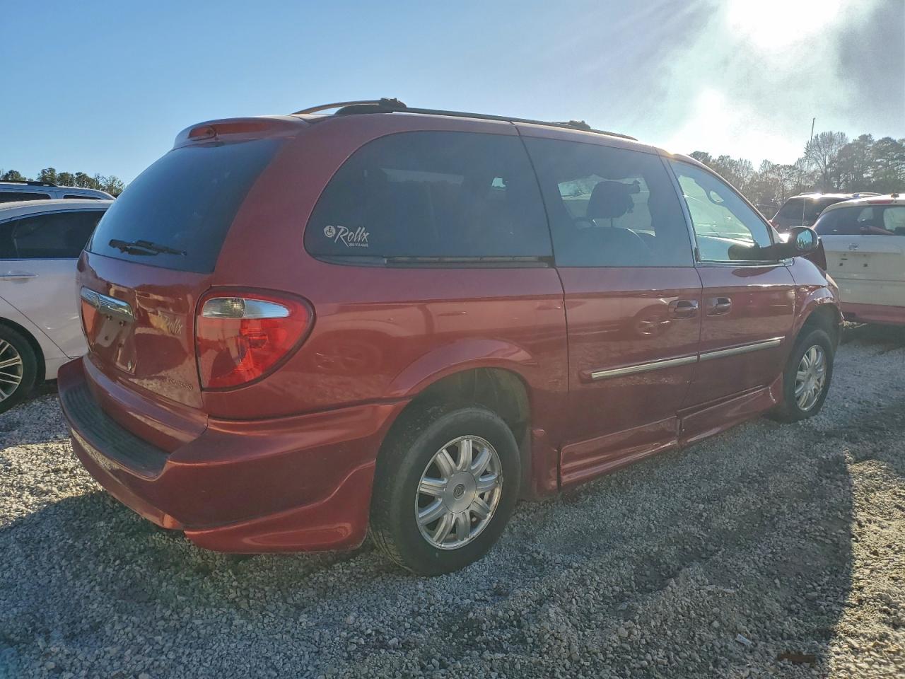 2007 CHRYSLER TOWN & COUNTRY TOURING photo 3