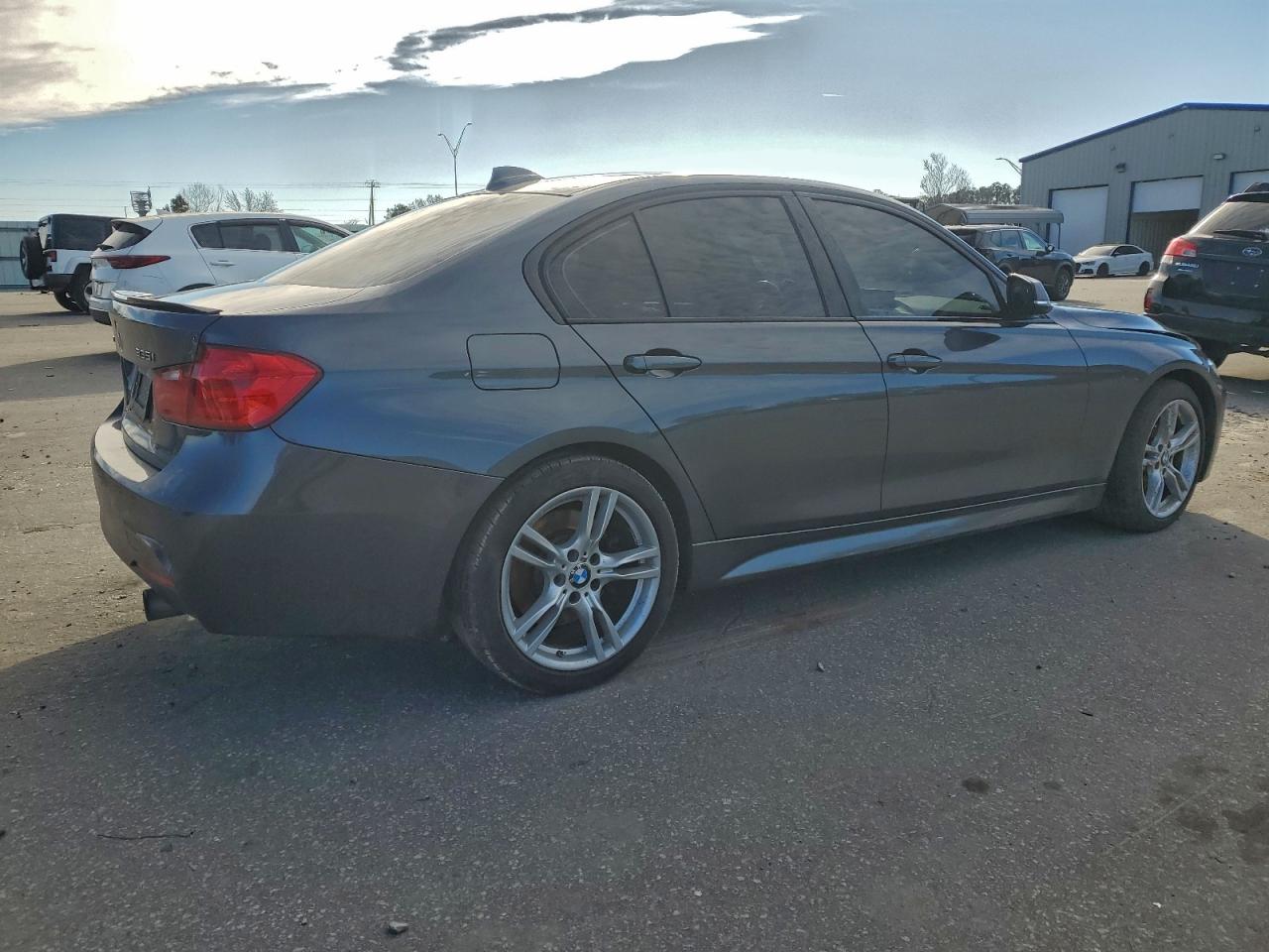 2013 BMW 335 XI photo 3