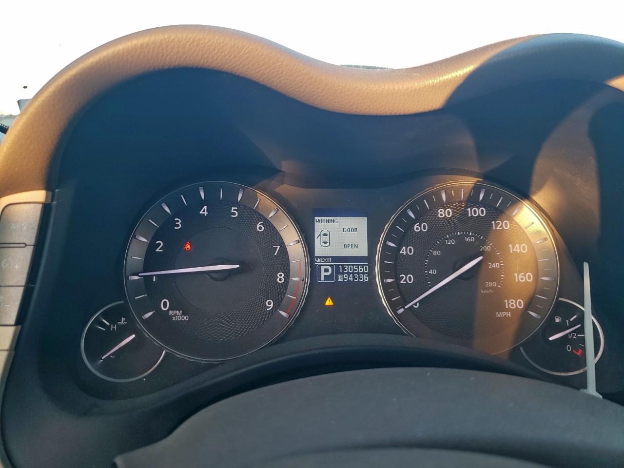 2011 INFINITI M37 photo 9