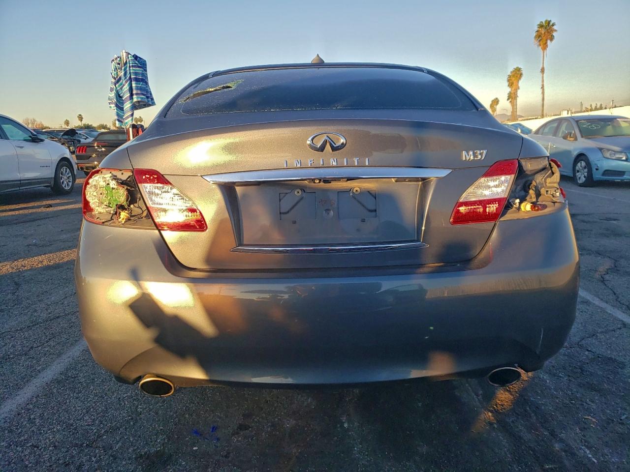 2011 INFINITI M37 photo 6