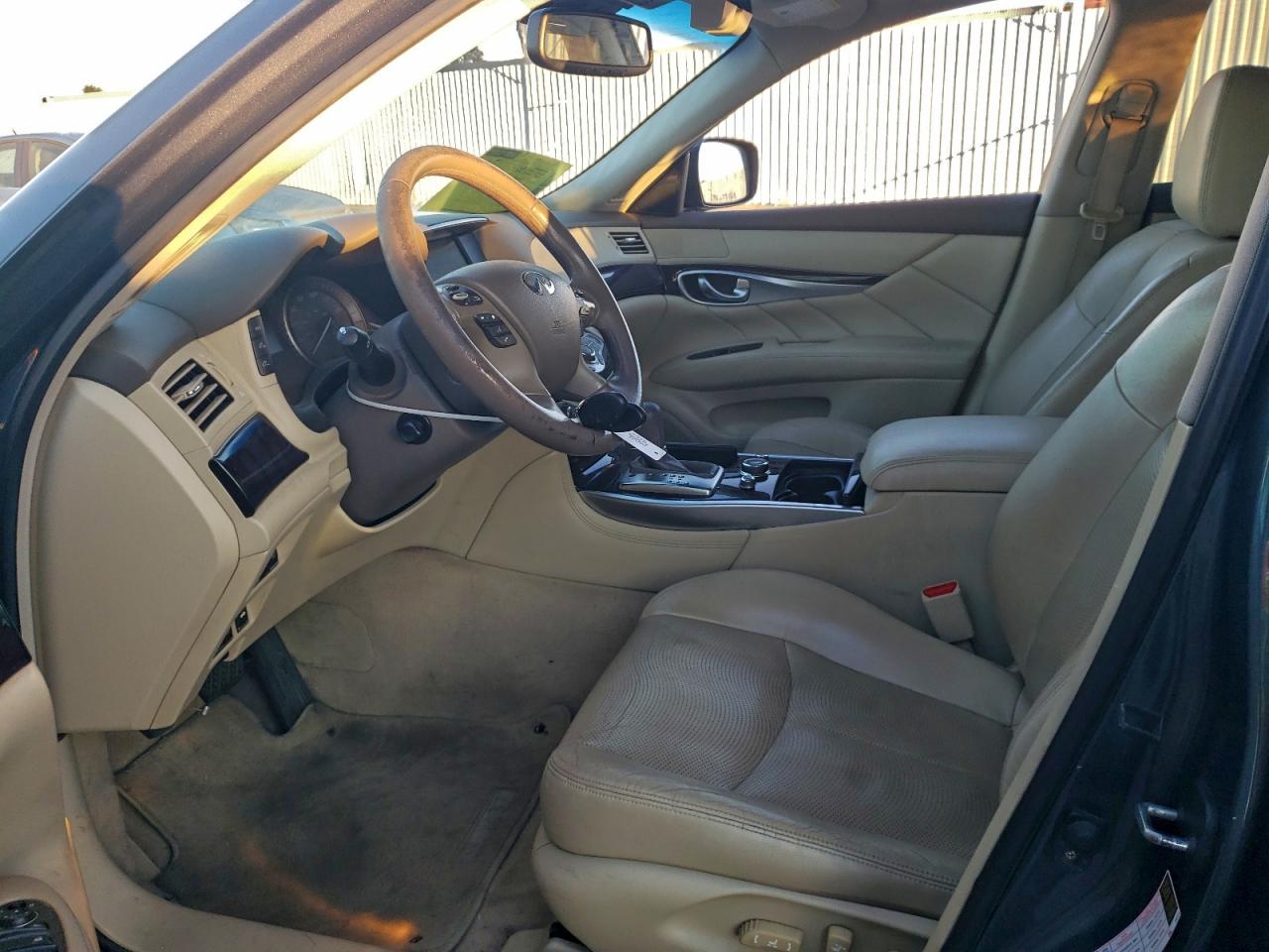 2011 INFINITI M37 photo 7