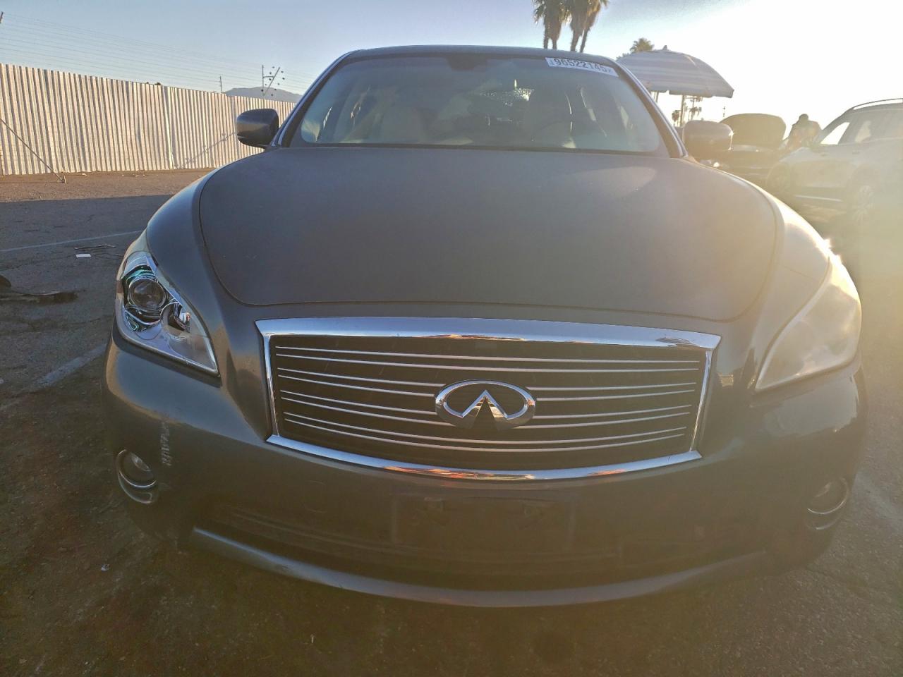 2011 INFINITI M37 photo 5