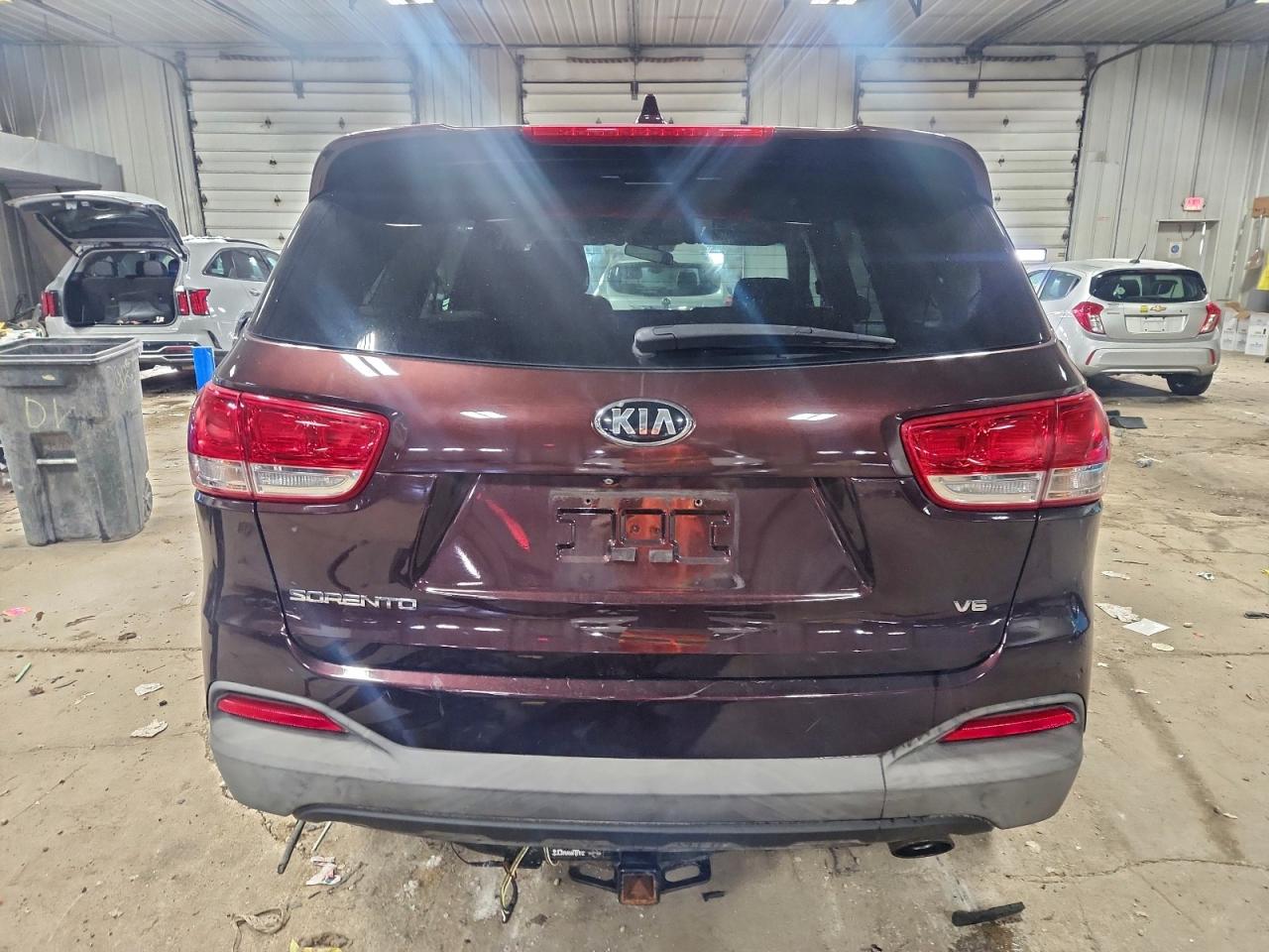 2016 KIA SORENTO LX photo 6