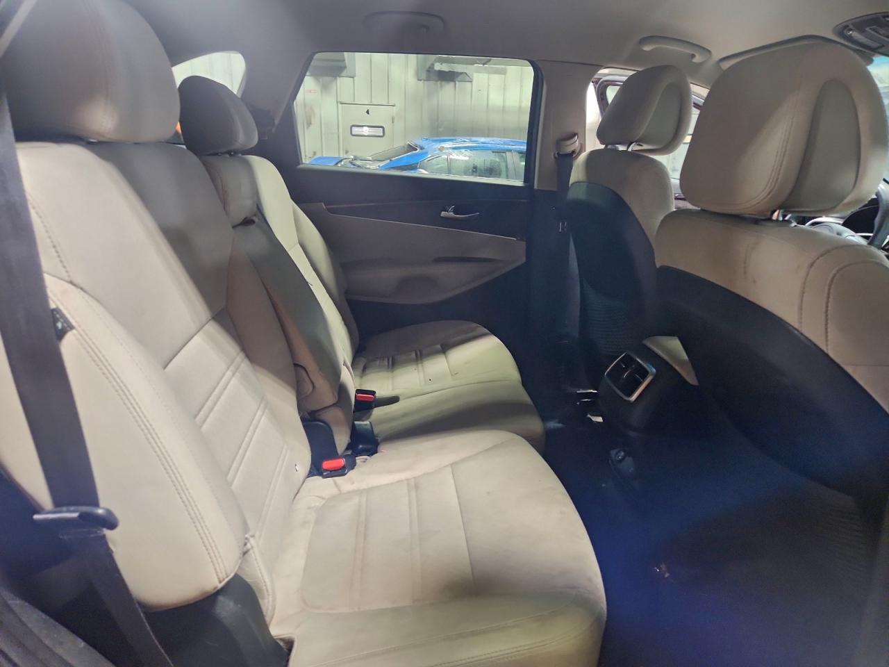2016 KIA SORENTO LX photo 11