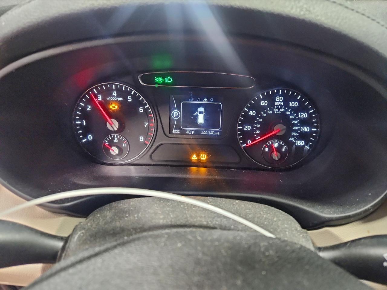 2016 KIA SORENTO LX photo 9