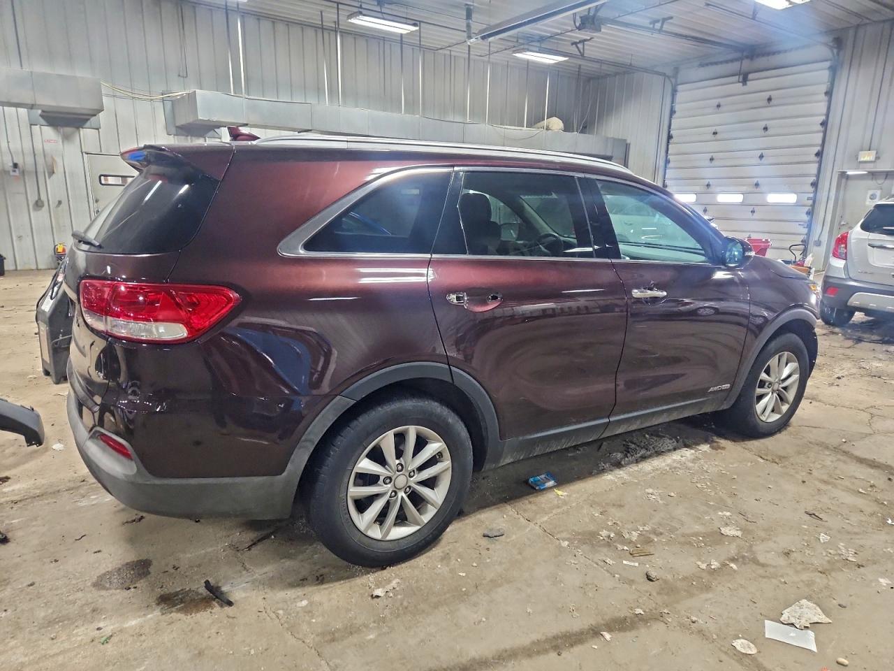 2016 KIA SORENTO LX photo 3