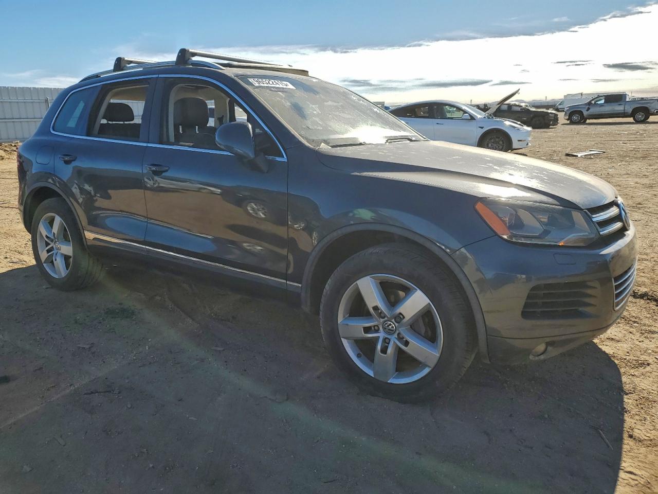 2013 VOLKSWAGEN TOUAREG V6 TDI photo 4