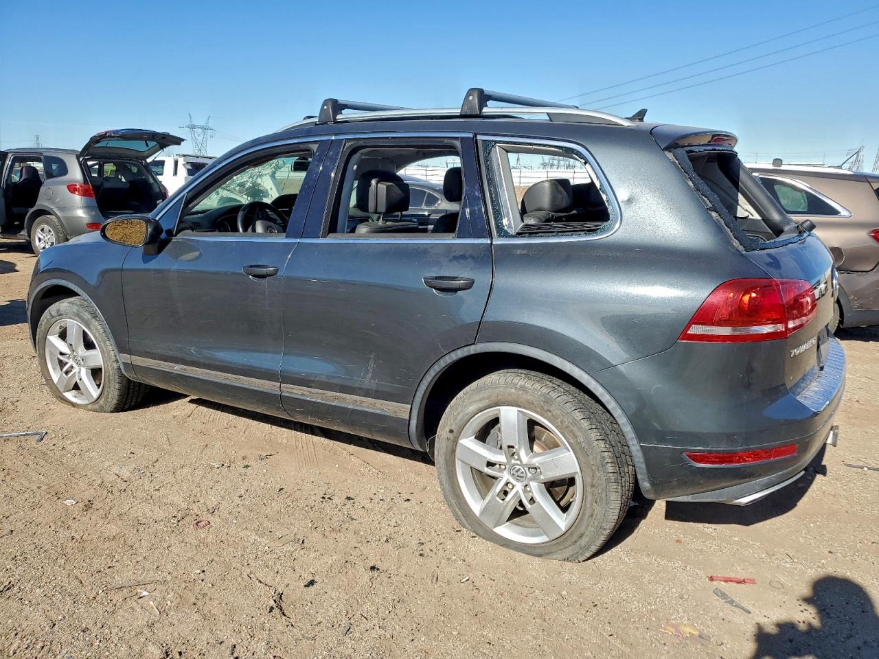 2013 VOLKSWAGEN TOUAREG V6 TDI photo 2