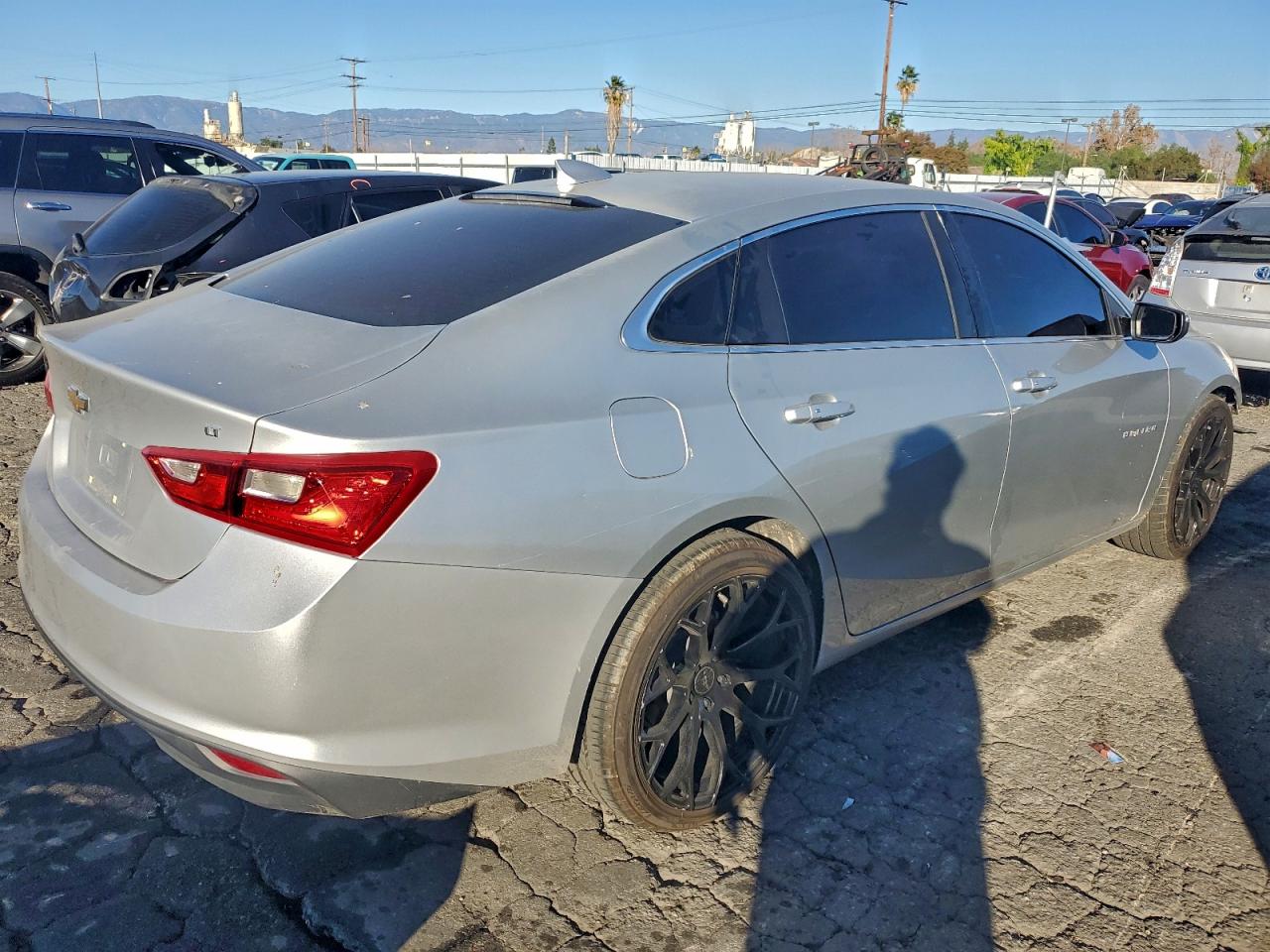 2018 CHEVROLET MALIBU LT photo 3