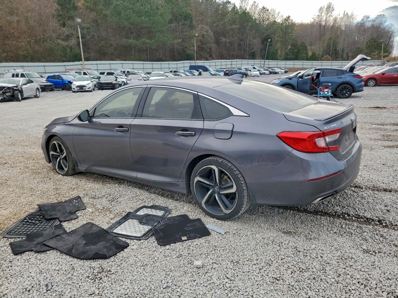 2018 HONDA ACCORD SPORT photo 2