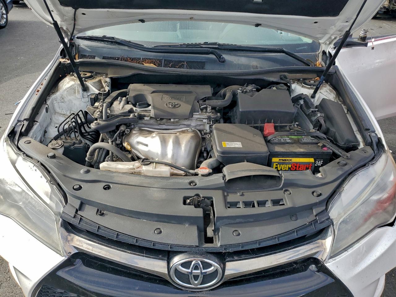 2016 TOYOTA CAMRY LE photo 11