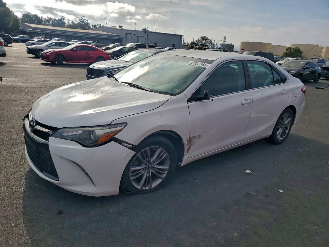 2016 TOYOTA CAMRY