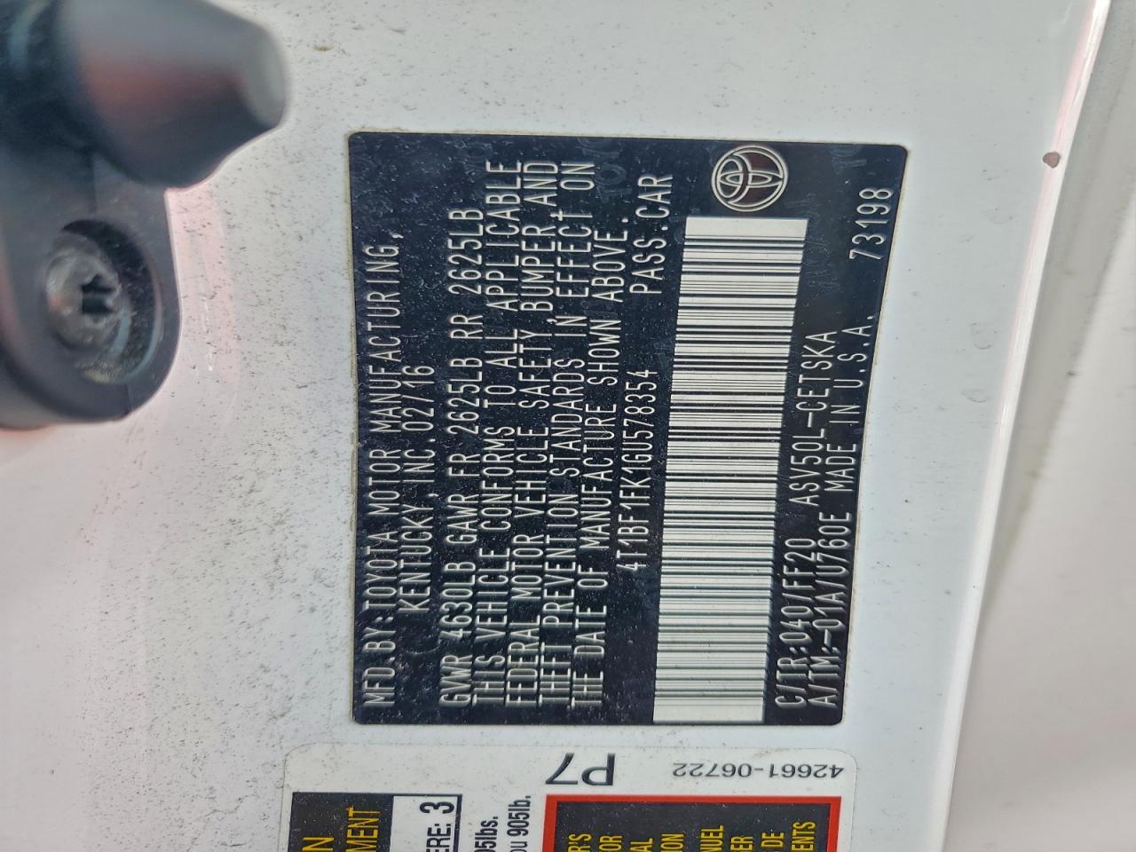 2016 TOYOTA CAMRY LE photo 12