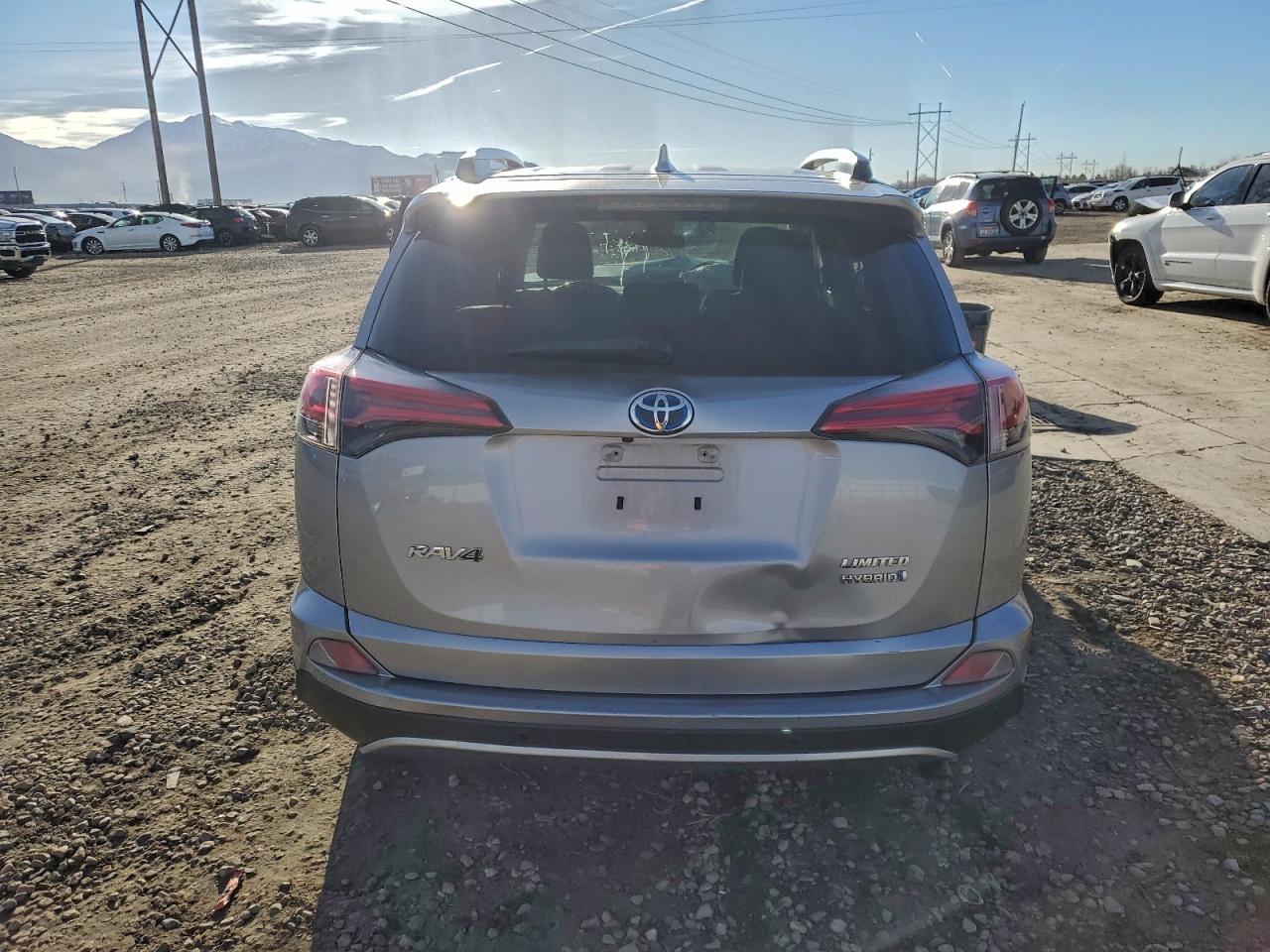 2017 TOYOTA RAV4 HV LIMITED photo 6