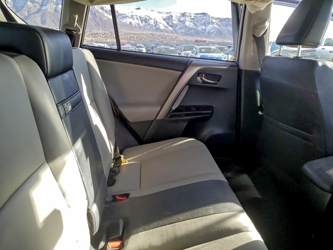 2017 TOYOTA RAV4 HV LIMITED photo 10