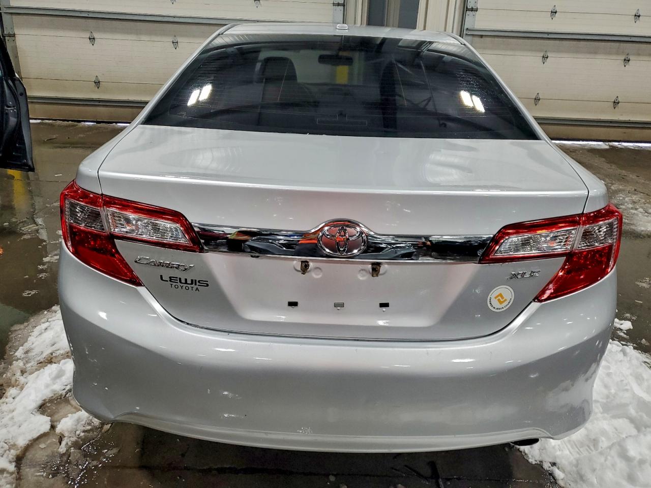 2014 TOYOTA CAMRY L photo 6