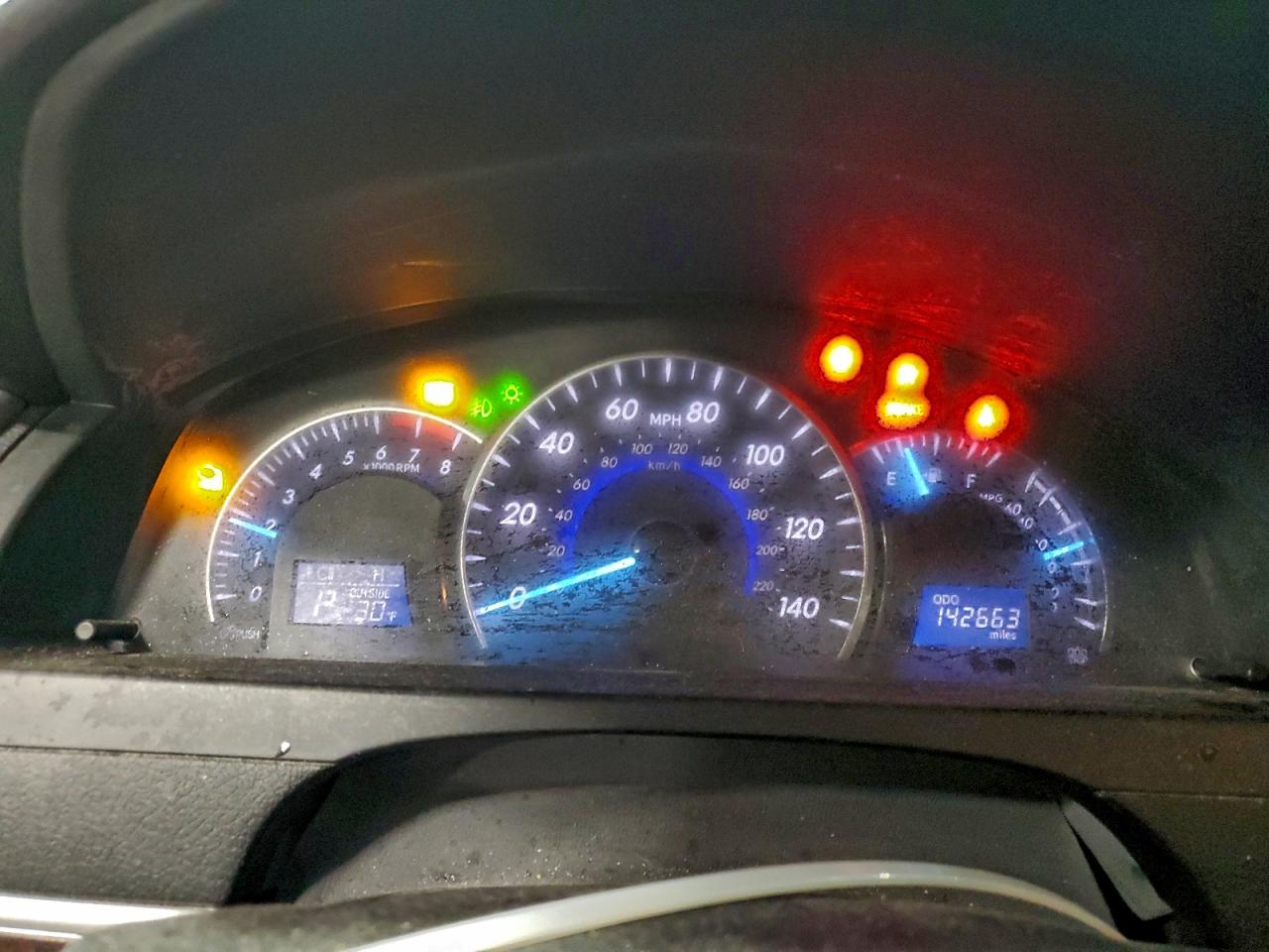 2014 TOYOTA CAMRY L photo 9