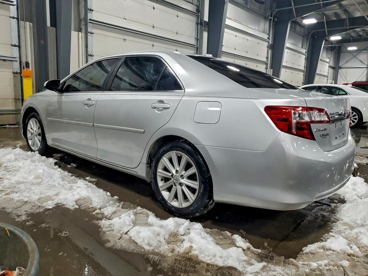 2014 TOYOTA CAMRY L photo 2