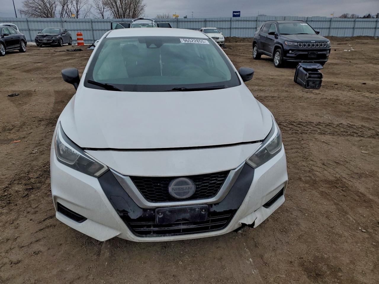 2020 NISSAN VERSA S photo 5