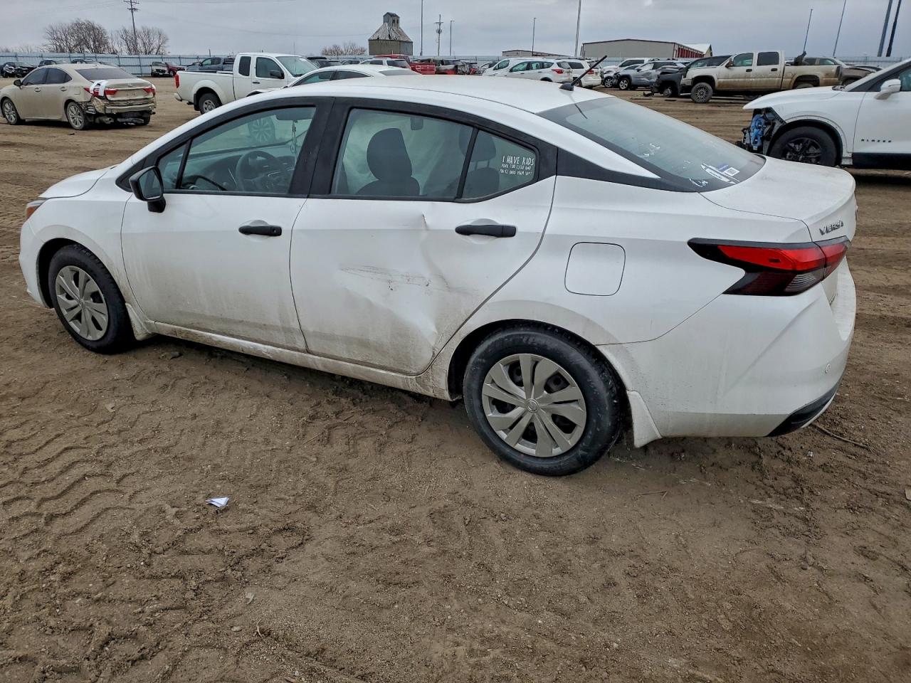 2020 NISSAN VERSA S photo 2