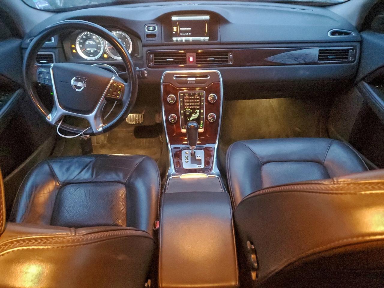2012 VOLVO XC70 photo 8