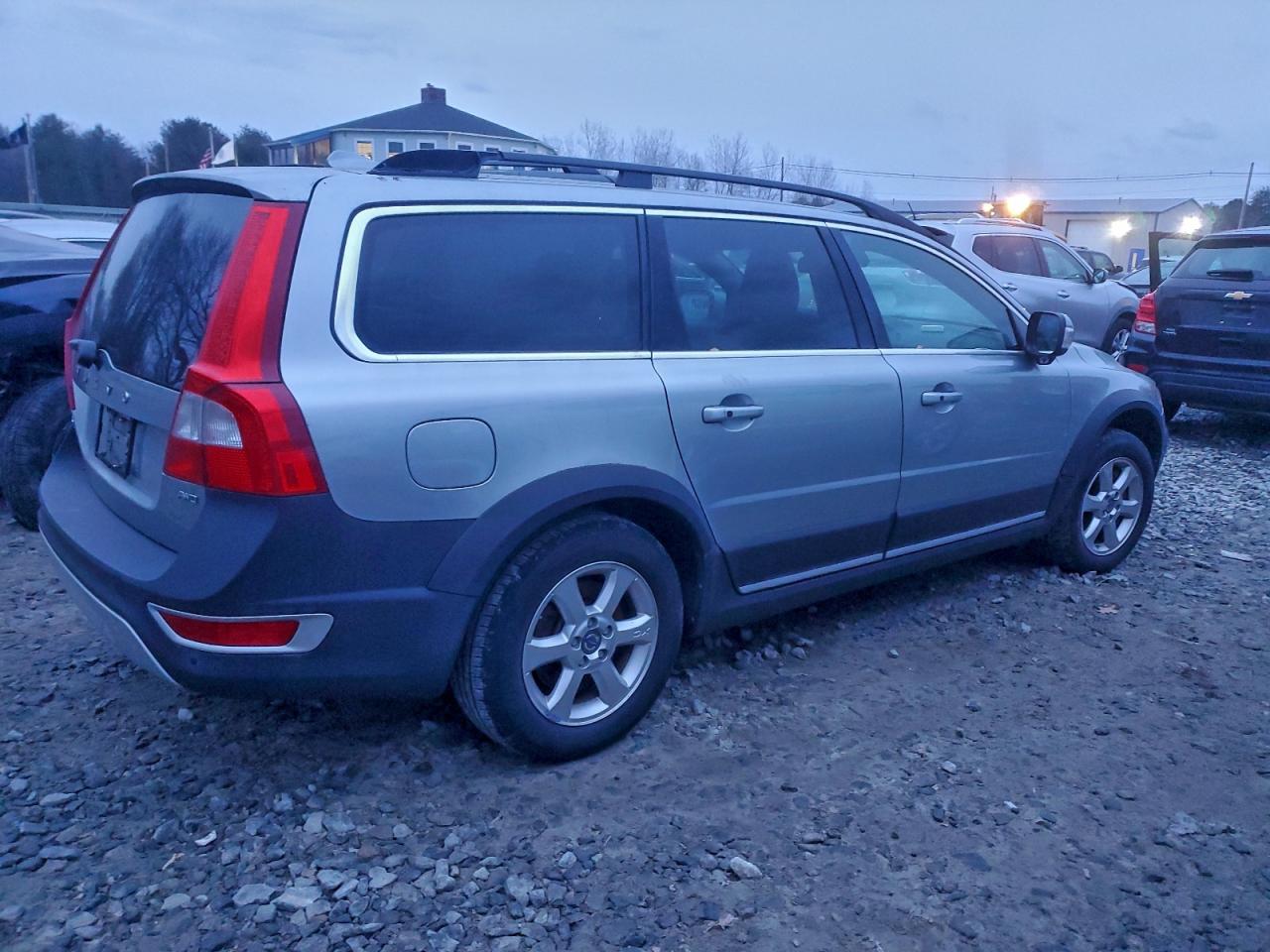2012 VOLVO XC70 photo 3