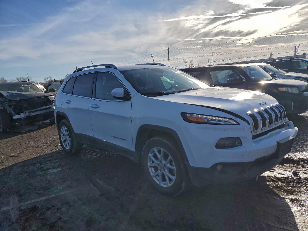 2017 JEEP CHEROKEE LATITUDE photo 4