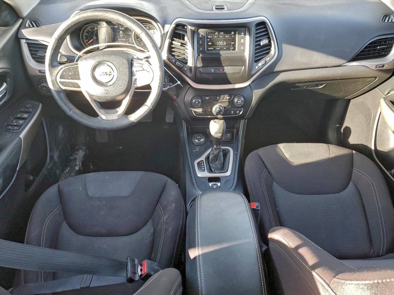 2017 JEEP CHEROKEE LATITUDE photo 8