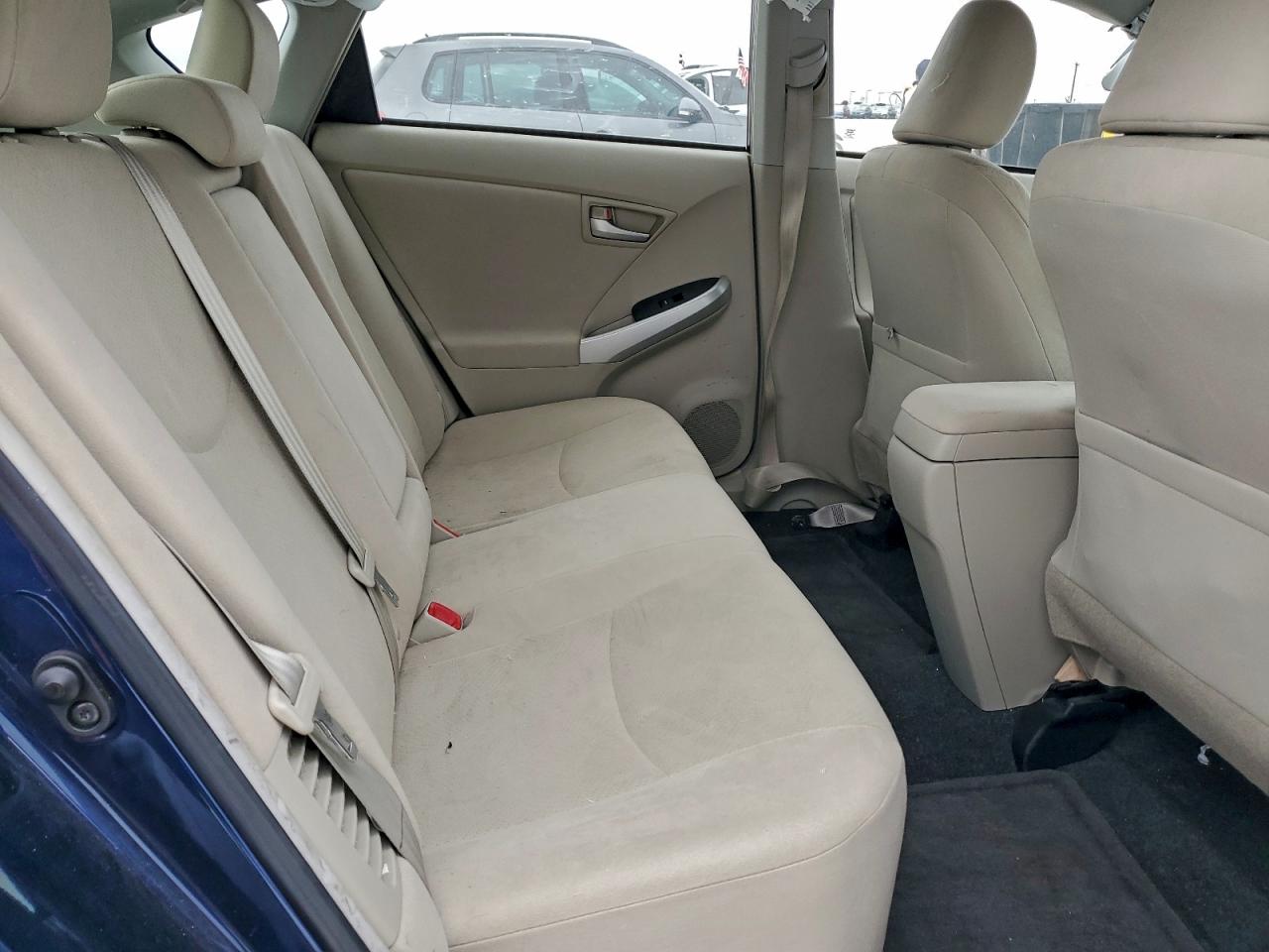 2015 TOYOTA PRIUS photo 10