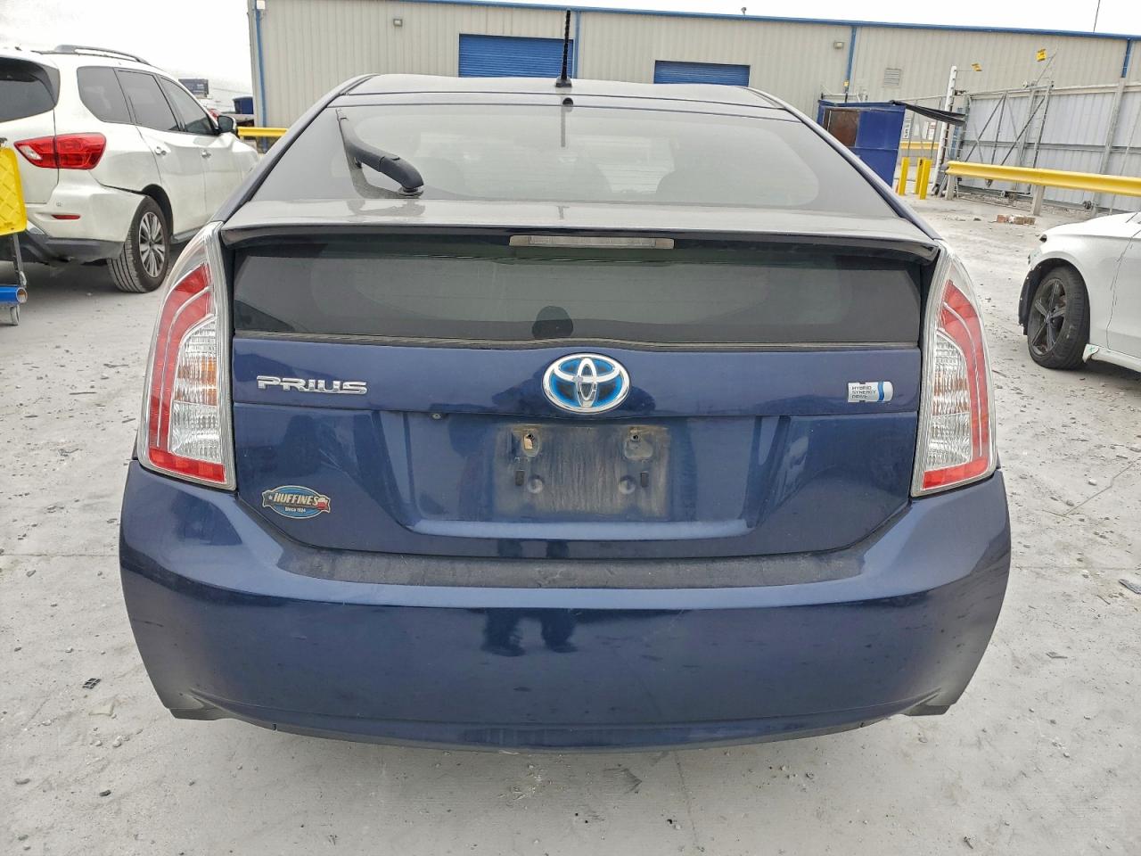 2015 TOYOTA PRIUS photo 6