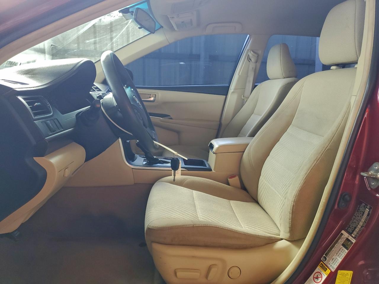 2015 TOYOTA CAMRY LE photo 7
