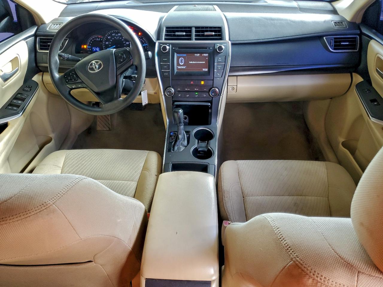 2015 TOYOTA CAMRY LE photo 8
