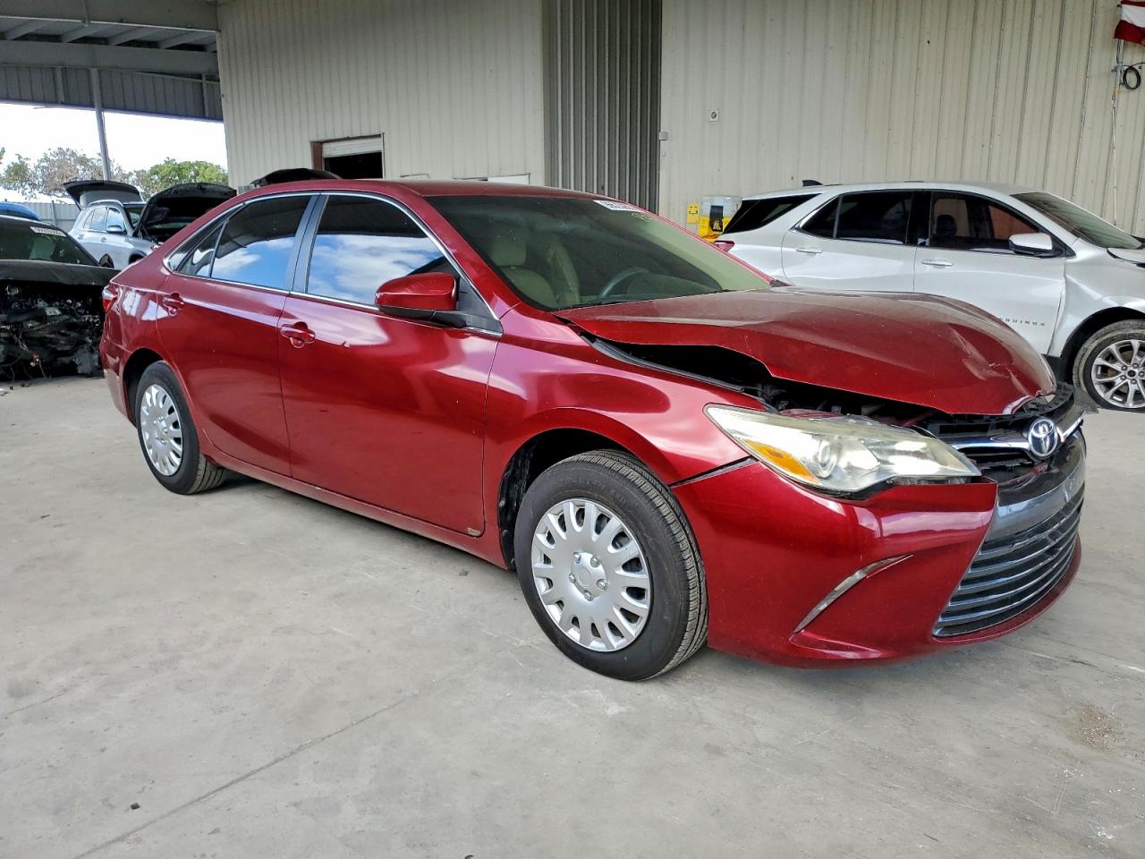 2015 TOYOTA CAMRY LE photo 4
