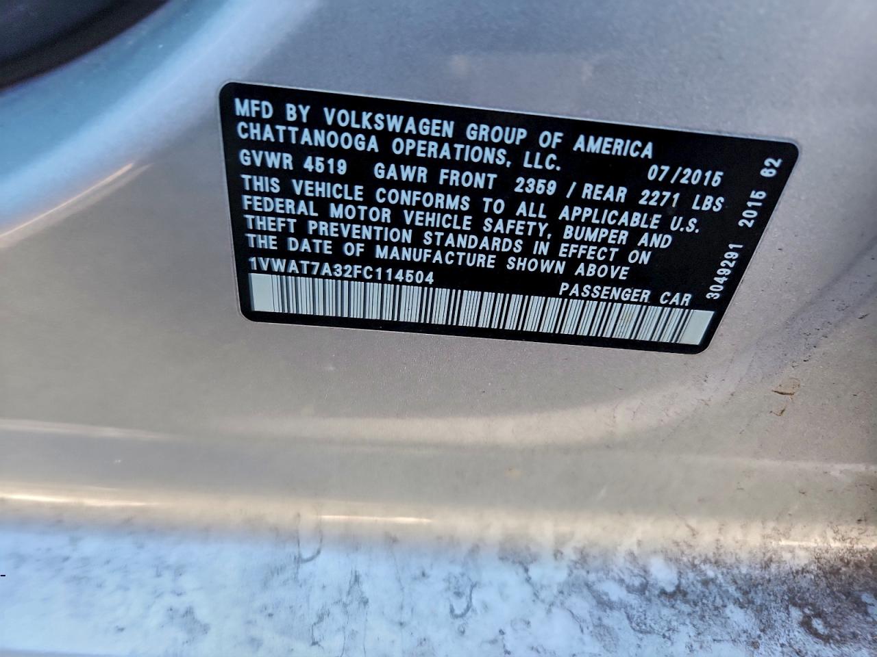 2015 VOLKSWAGEN PASSAT S photo 12