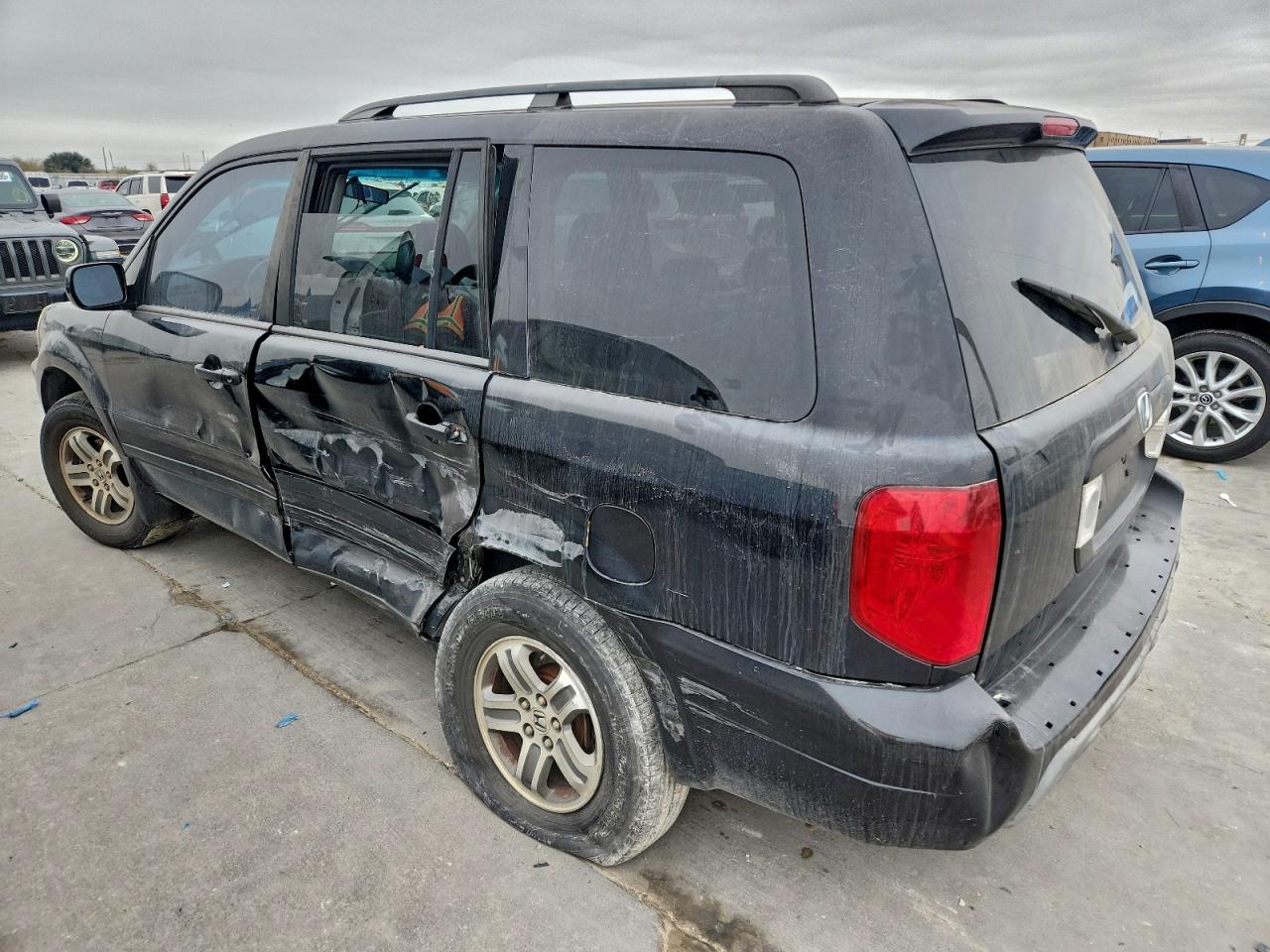 2004 HONDA PILOT photo 4
