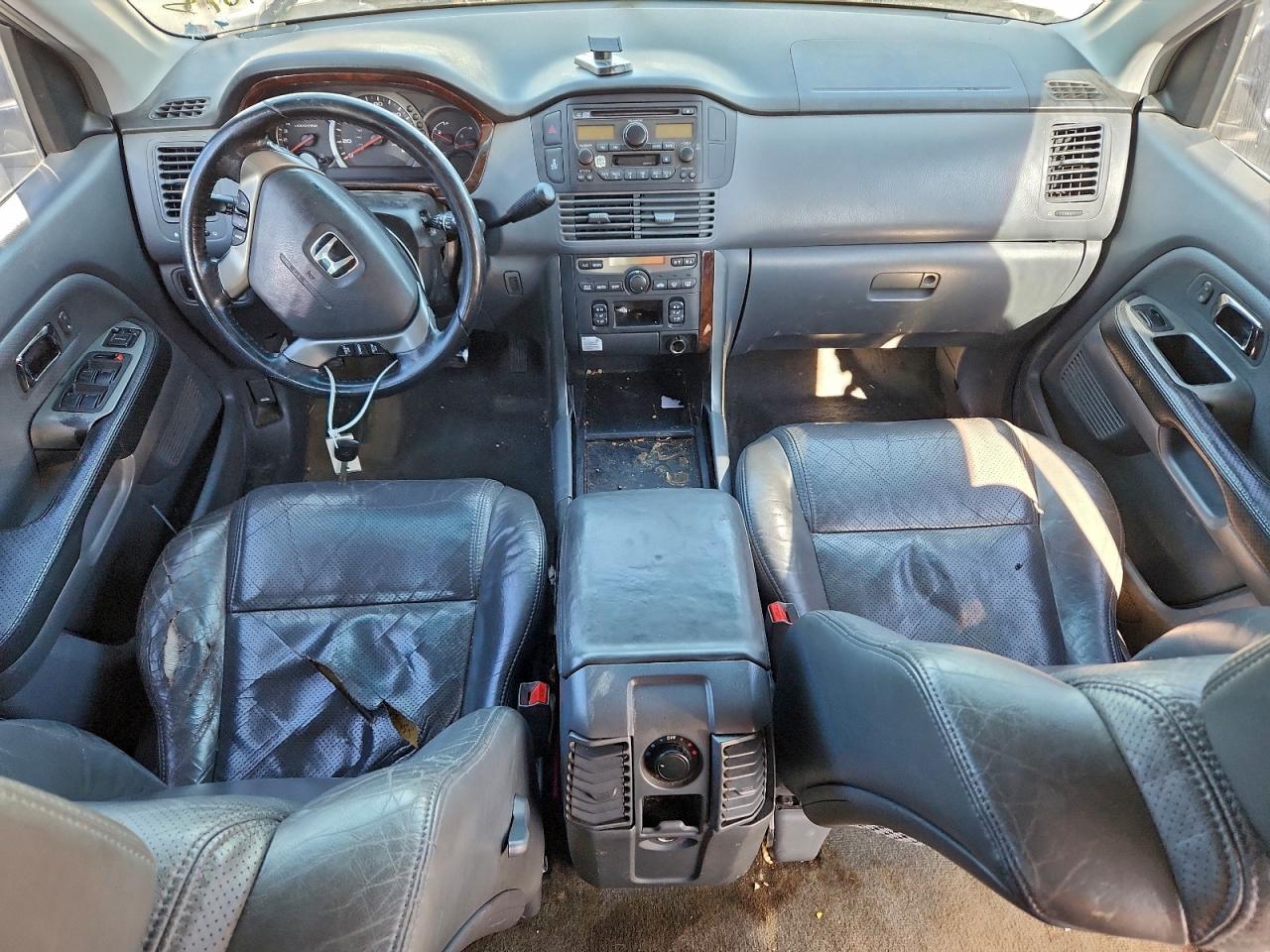 2004 HONDA PILOT photo 22