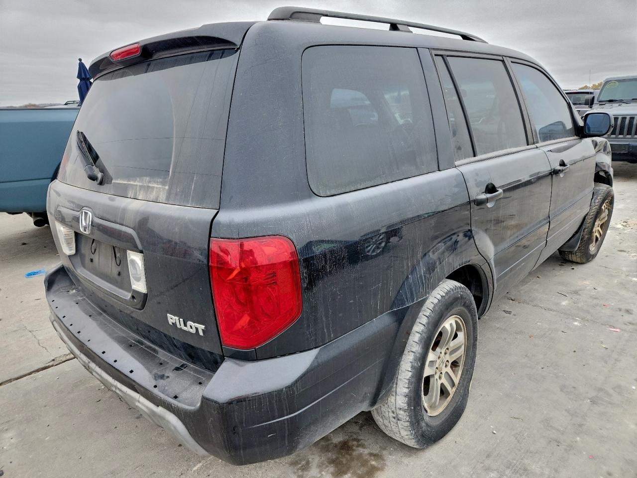 2004 HONDA PILOT photo 7