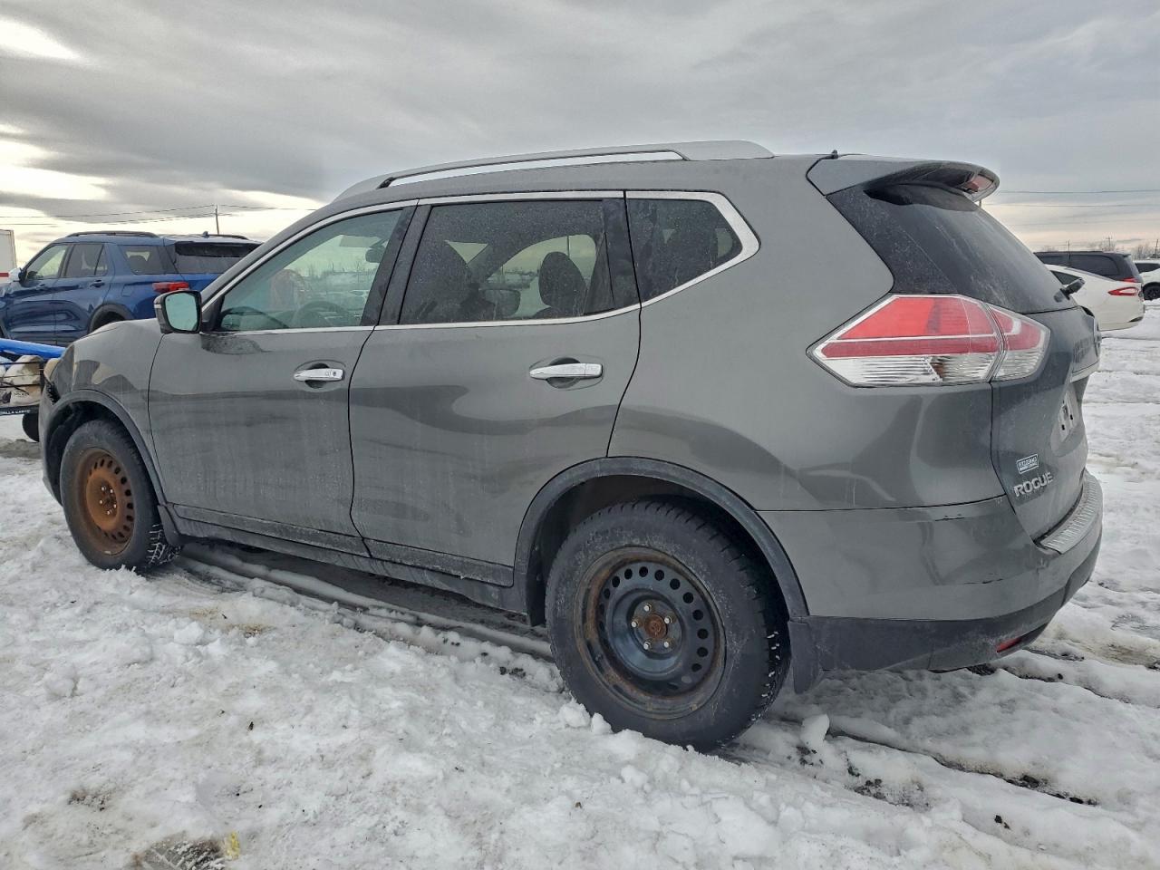 2014 NISSAN ROGUE S photo 2