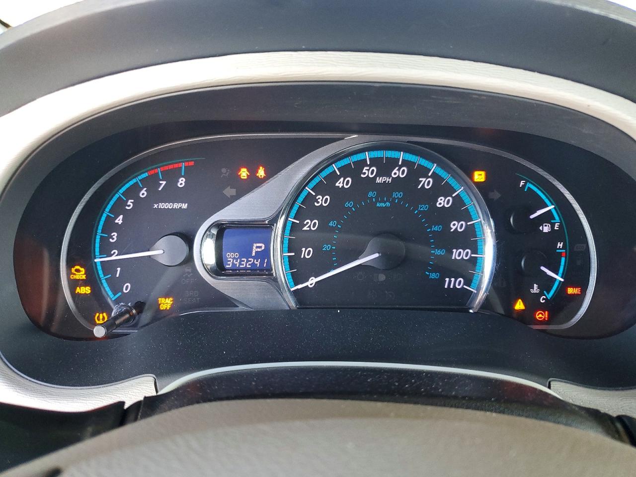 2013 TOYOTA SIENNA XLE photo 17