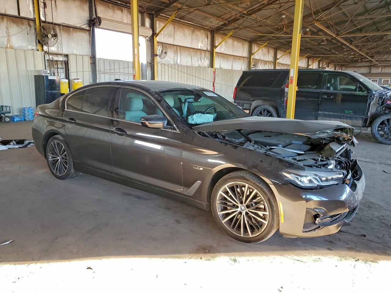 2023 BMW 530E photo 4