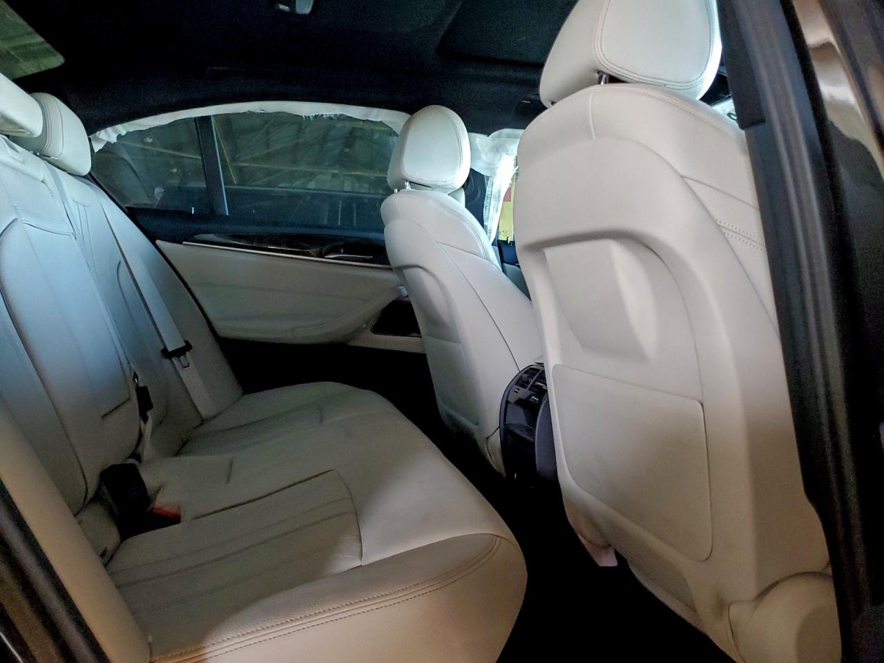 2023 BMW 530E photo 10