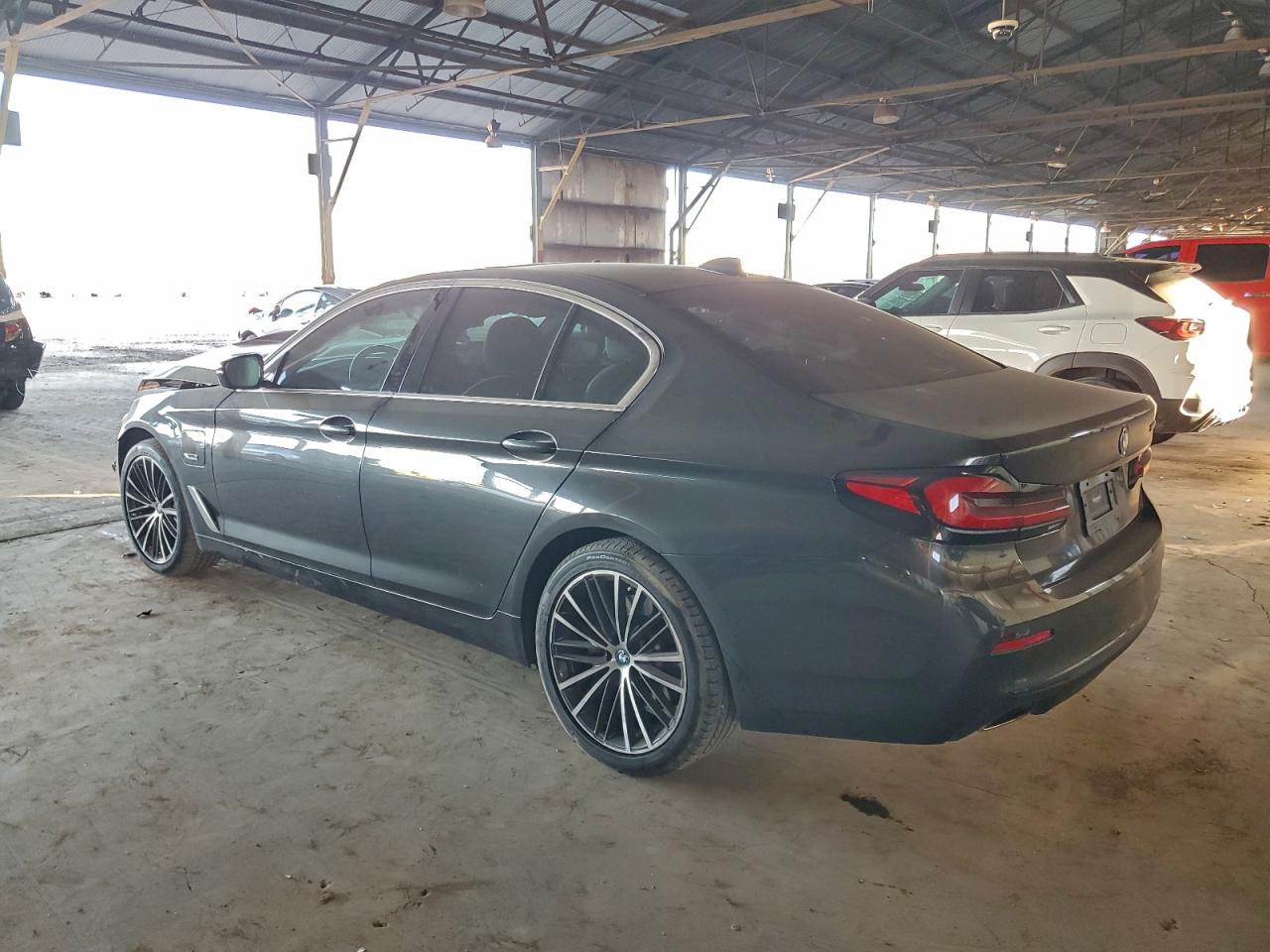 2023 BMW 530E photo 2