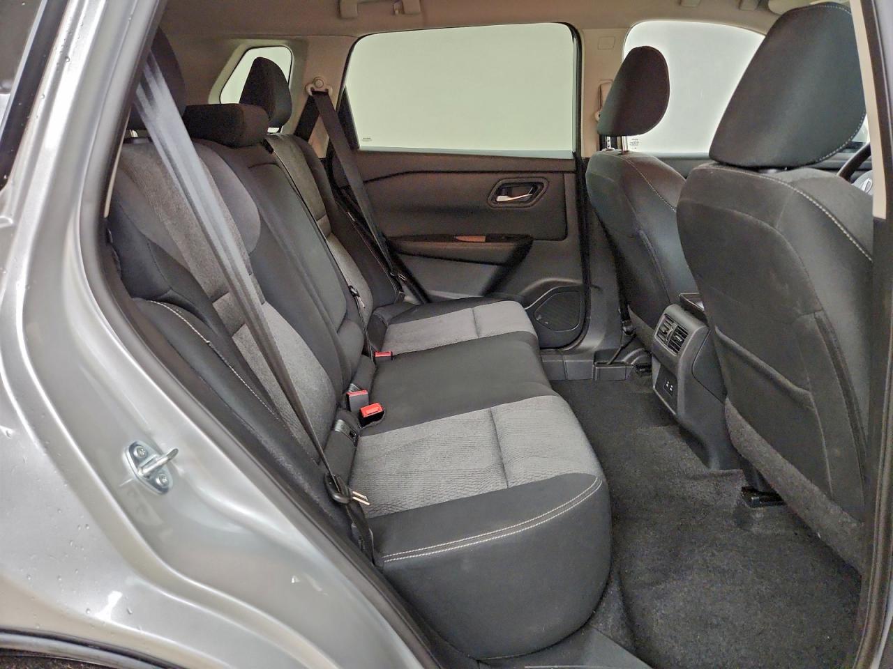 2024 NISSAN ROGUE SV photo 11