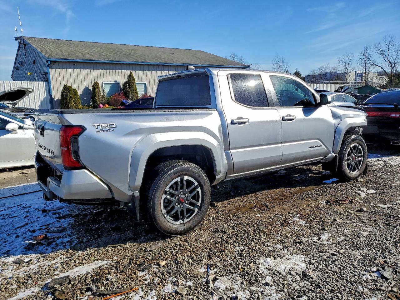2025 TOYOTA TACOMA DOUBLE CAB photo 3