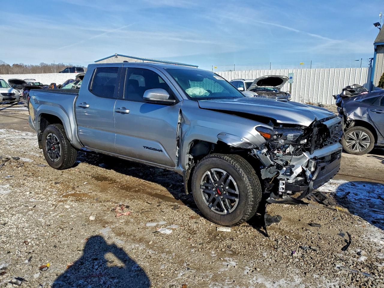 2025 TOYOTA TACOMA DOUBLE CAB photo 4