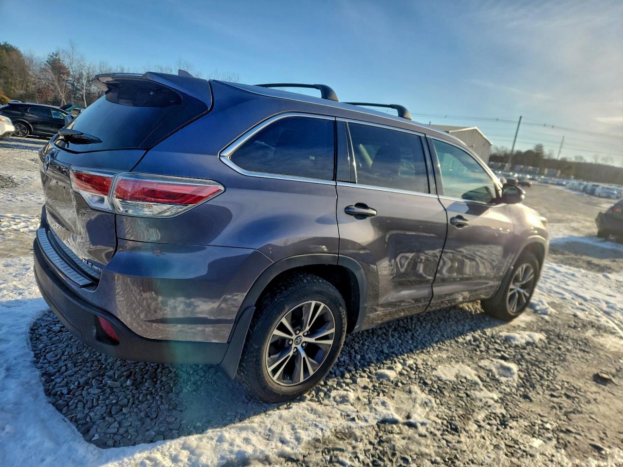 2016 TOYOTA HIGHLANDER XLE photo 3
