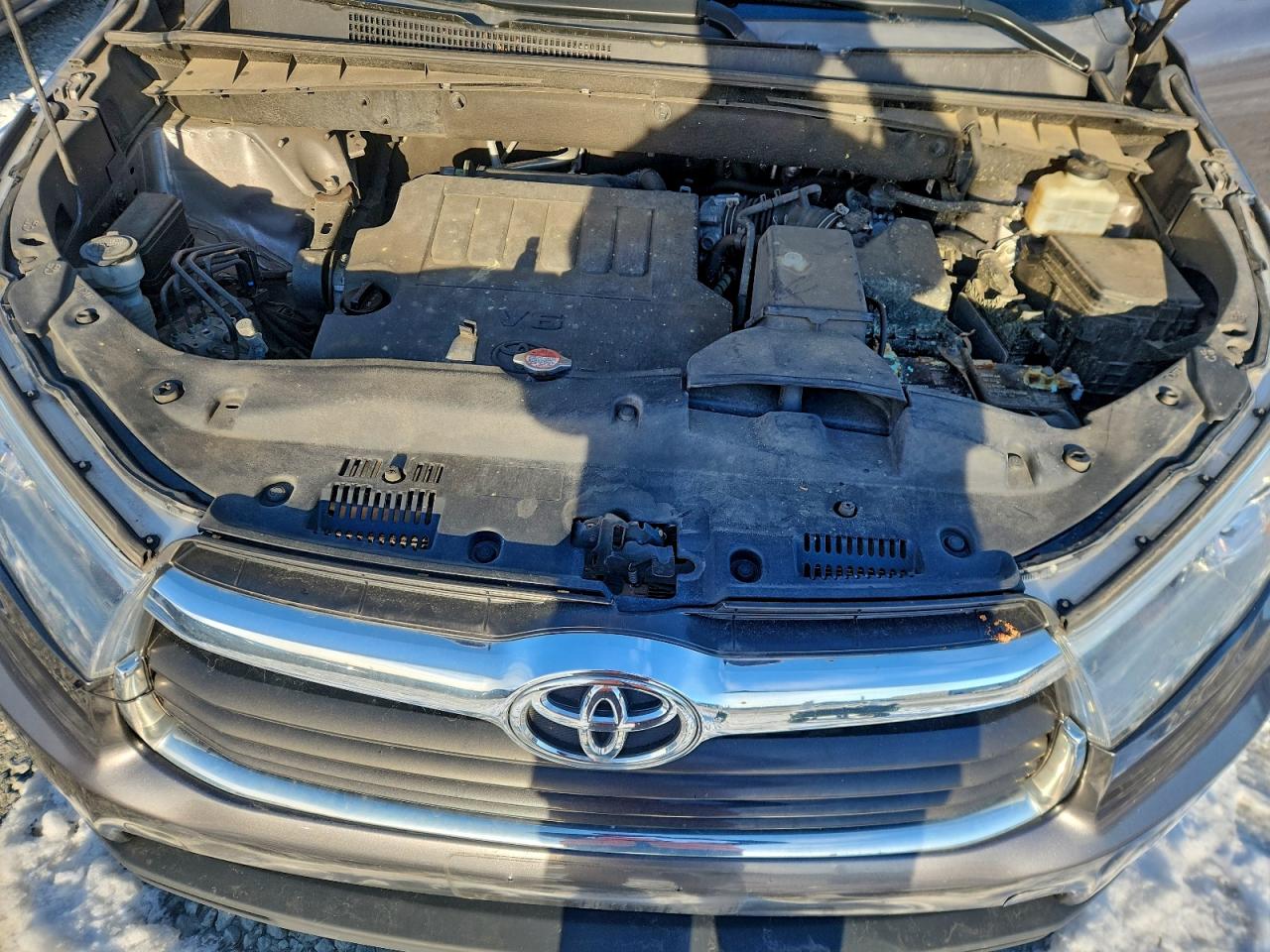 2016 TOYOTA HIGHLANDER XLE photo 12